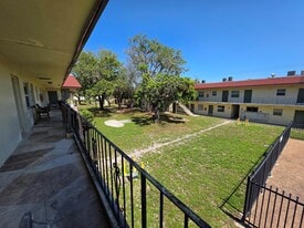 Building Photo - 4760 NW 24th Ct