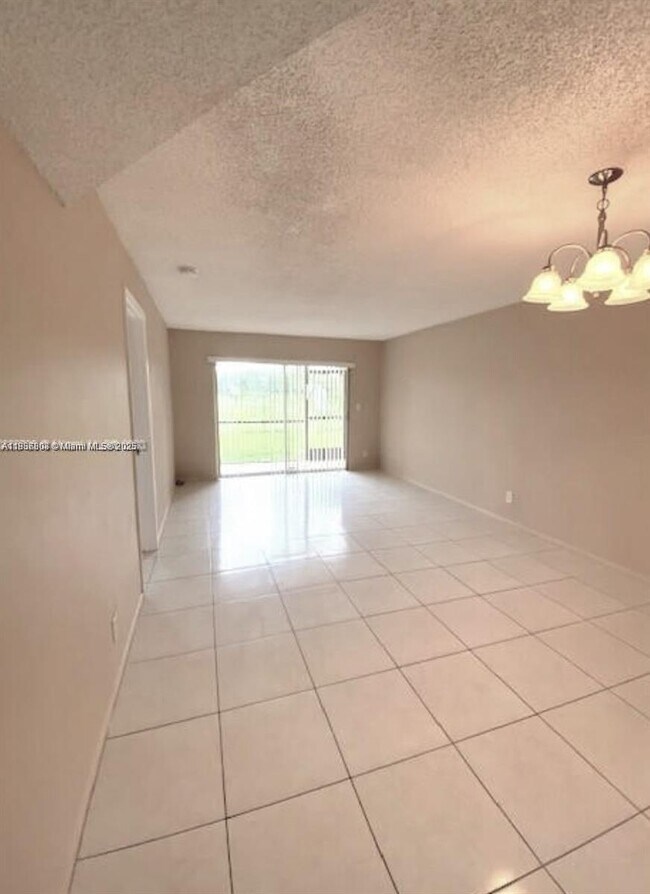 Building Photo - 7831 N Colony Cir