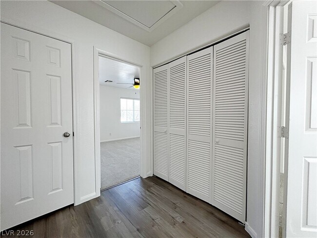 Building Photo - 897 Blushing Rose Pl