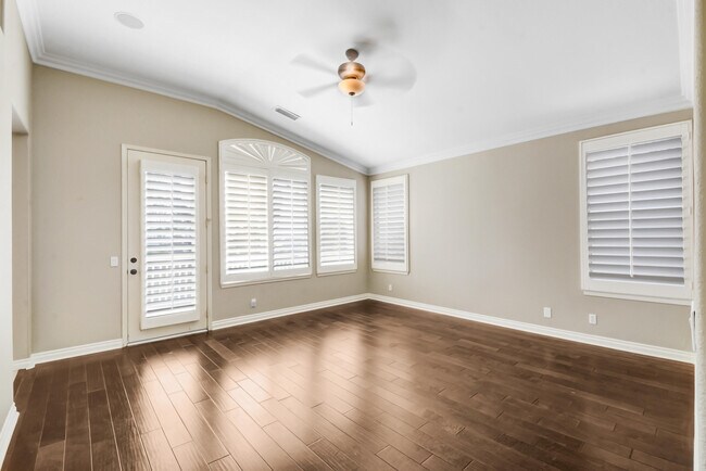 Building Photo - 27452 Avanti Dr