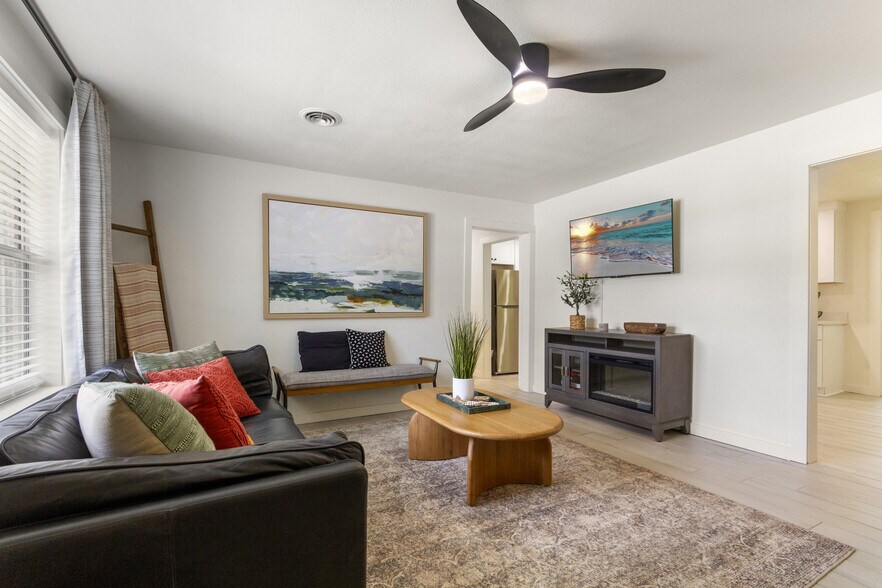 Building Photo - 4300 N 9th Ave