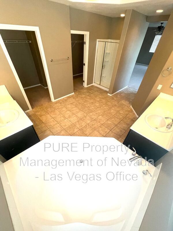 Building Photo - 3904 Ropers Ranch St