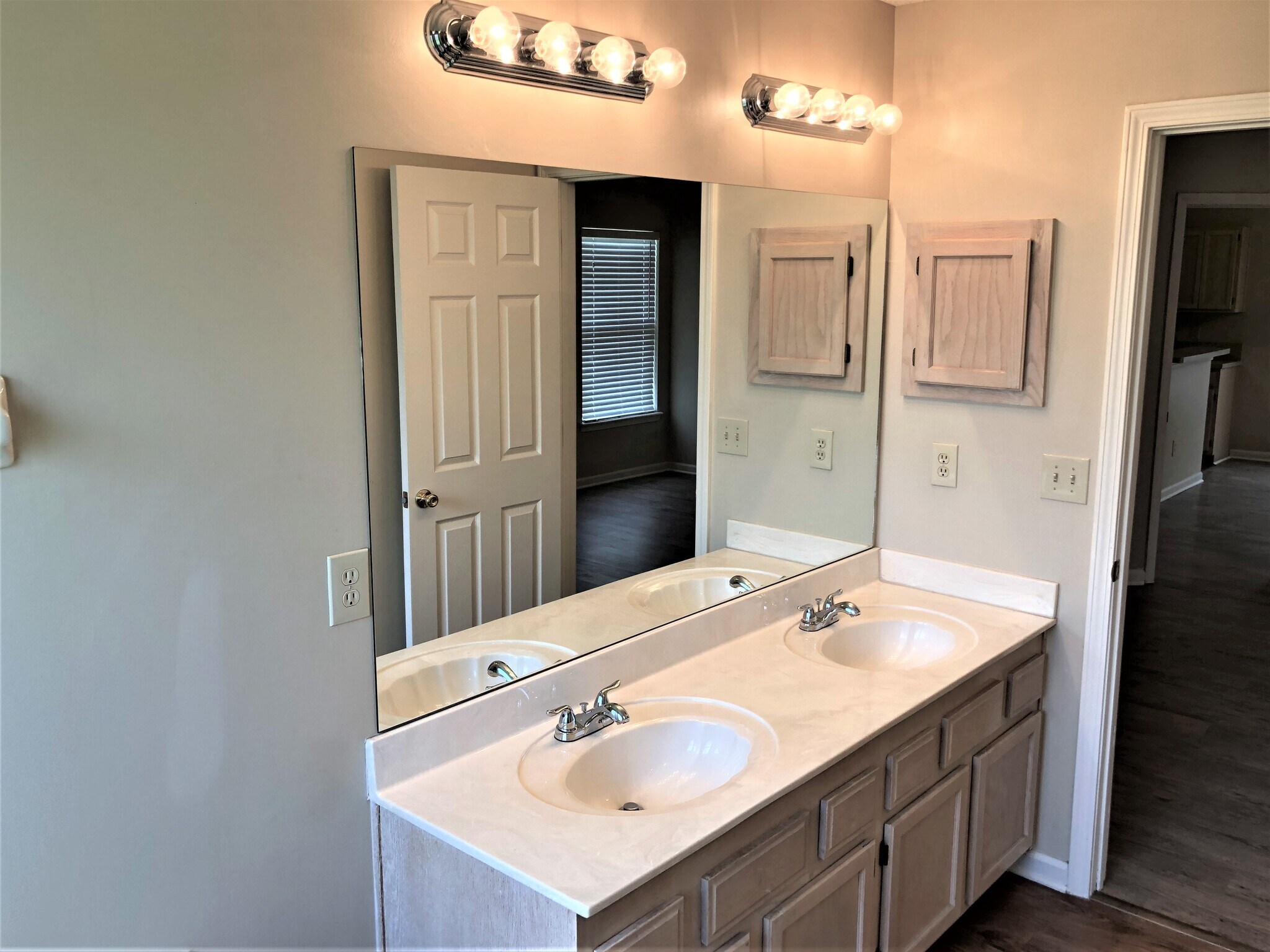 Building Photo - 1773 Dartmouth Dr