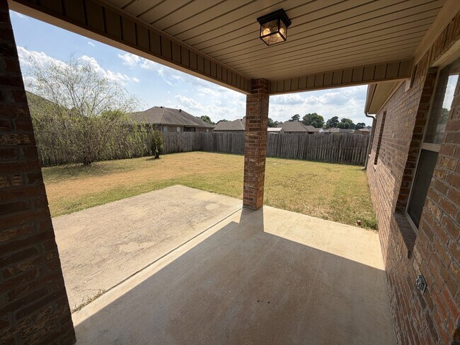 Building Photo - 1417 Puritan Dr