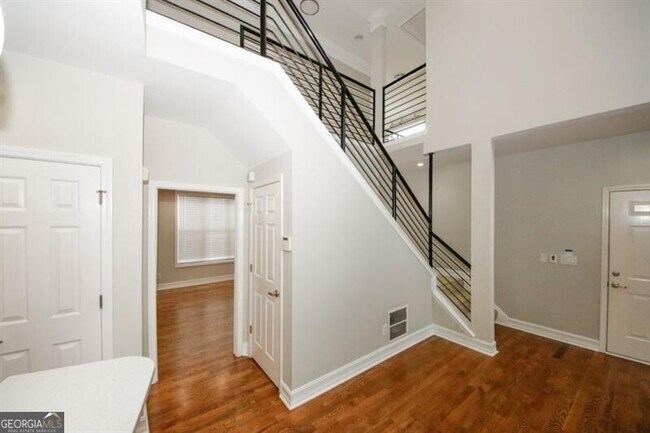 Building Photo - 1354 Brookhaven Village Cir NE