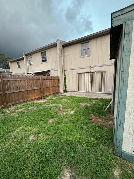 Building Photo - 5148 Tennis Court Cir