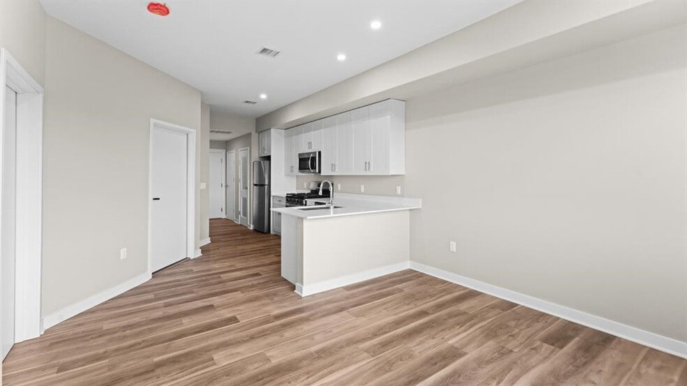 Building Photo - 475 Communipaw Ave