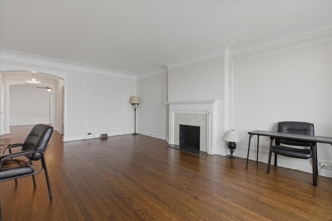 Building Photo - 4940 S East End Ave