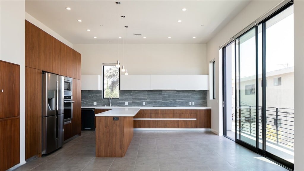 Building Photo - 1618 Amherst Ave