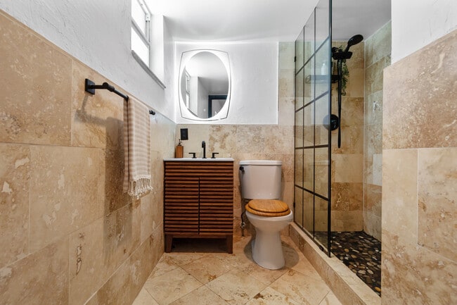 Building Photo - 651 NE 60th St