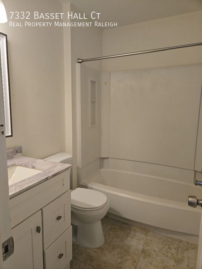 Building Photo - 7332 Bassett Hall Ct