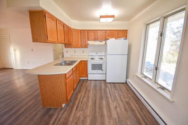 Building Photo - Two Bedroom in Jersey Shore with 1-Car Garage!