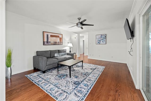 Building Photo - 9936 Lakemere Dr
