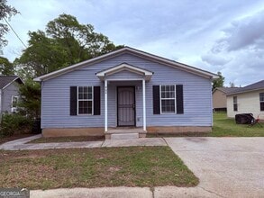 Building Photo - 904 N 9th St