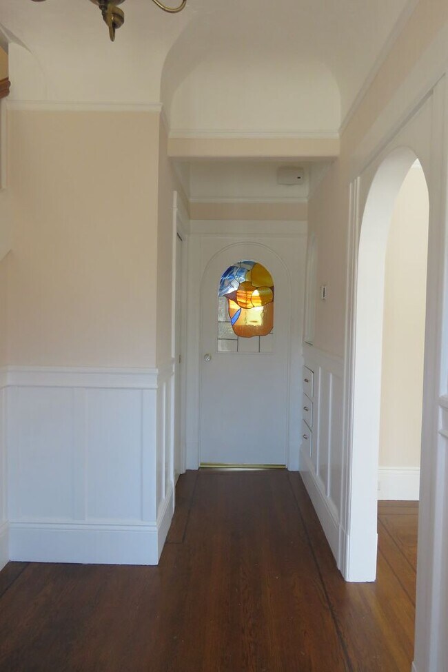 Building Photo - Noe Valley House - 3 beds-1.5 baths - VIEW - garage