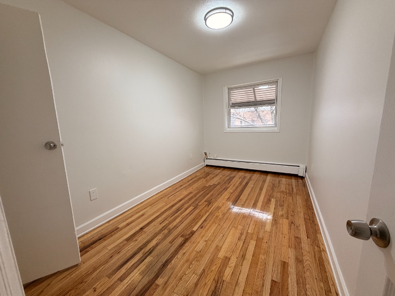 Building Photo - 1902 Barnes Ave