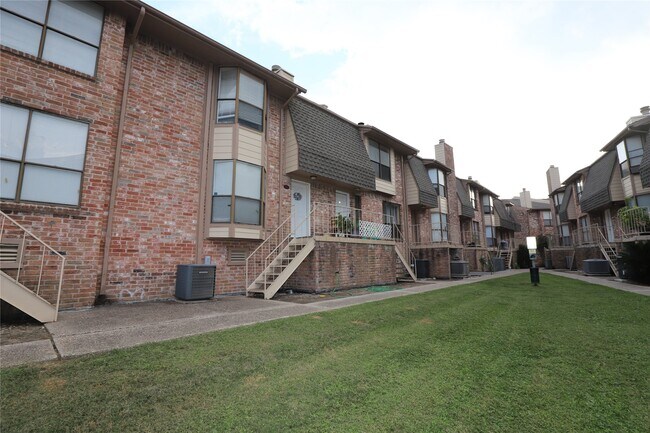 Building Photo - 2103 Place Rebecca Ln