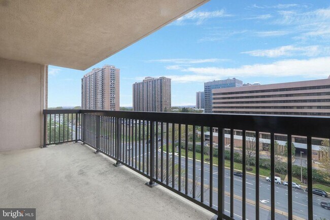 Building Photo - 3713 S George Mason Dr