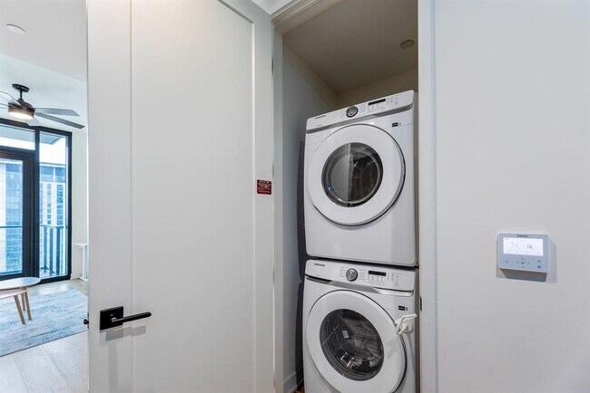 Building Photo - 84 Northeast Dr