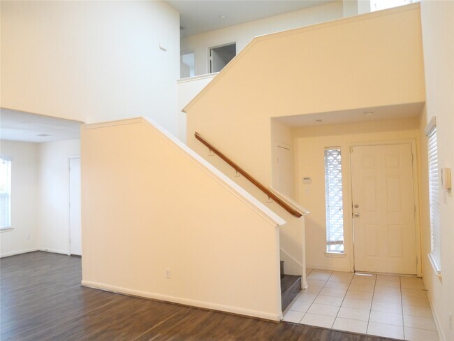 Building Photo - 14915 Aberdeen Meadow Lane