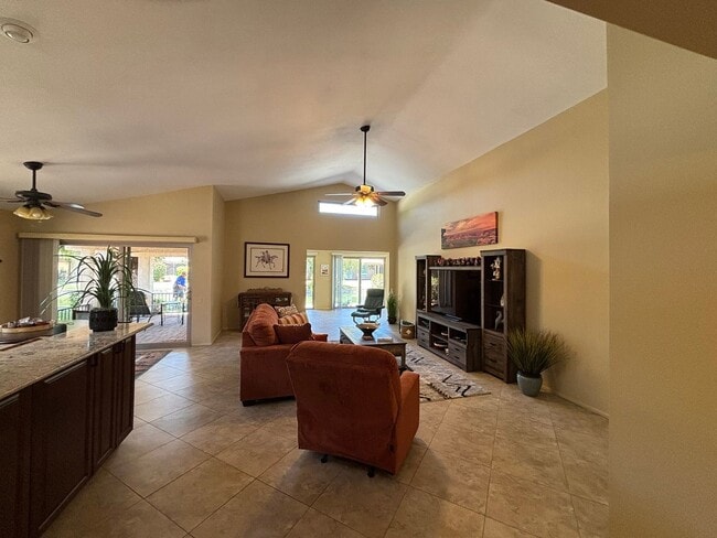 Building Photo - 421 Leisure World
