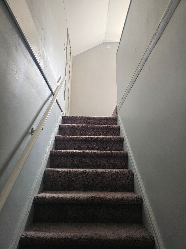 Building Photo - 10440 Nottingham Rd