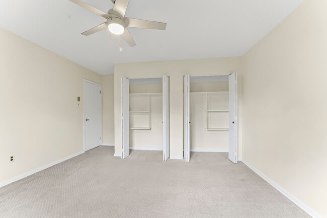 Building Photo - 137 Weedon Ct