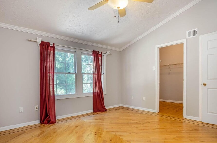 Primary Bedroom - 218 Maple Wreath Ct