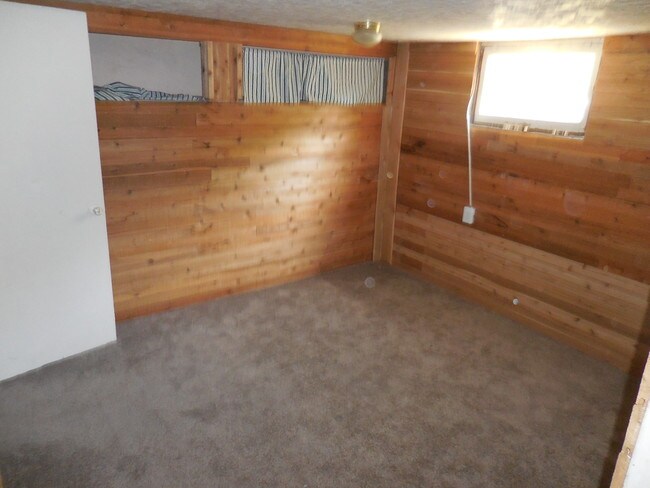 Building Photo - 16093 SW Roy Rogers Rd