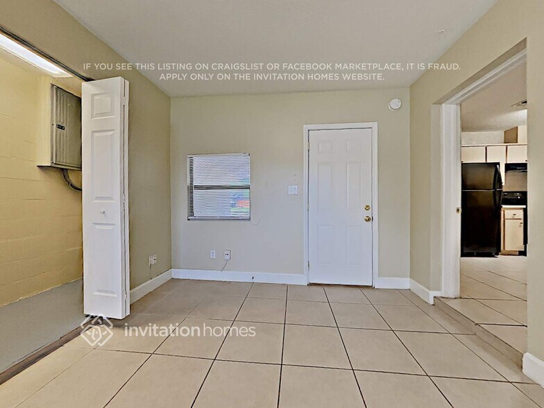 Building Photo - 3013 Touraine Ave