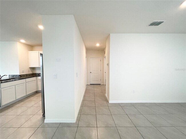 Building Photo - 35759 Sunflower Hl Dr
