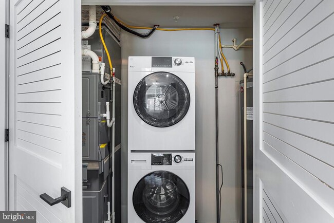 Building Photo - 1028 Bladensburg Rd NE