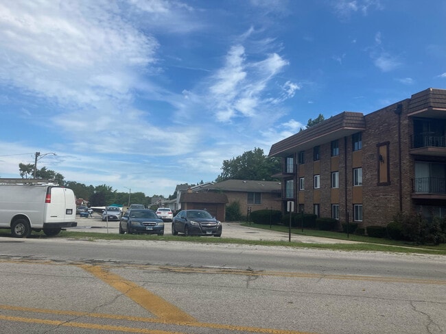 Building Photo - 550 Michigan City Rd