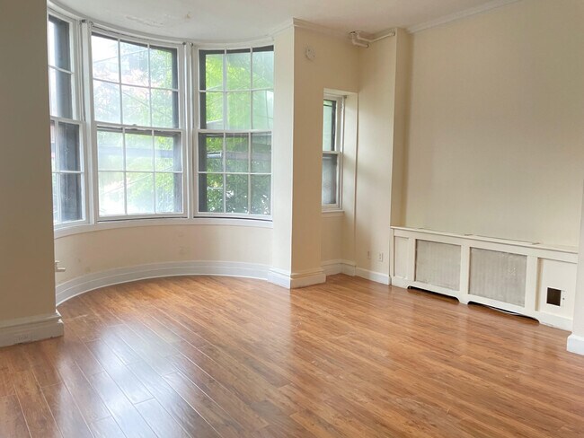 Building Photo - 228 Beacon St