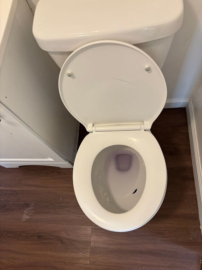 Building Photo - Euclid 2 Bedroom