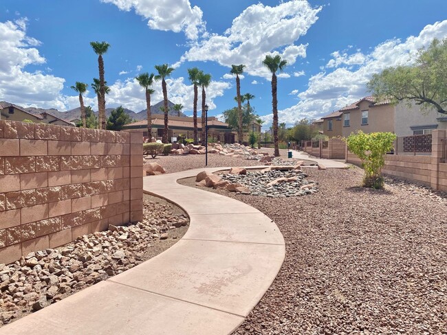 Building Photo - STUNNING 2 STORY HOME 3 BEDROOM 2.5 BATH W/ ONE CAR GARAGE IN A GATED COMMUNITY!
