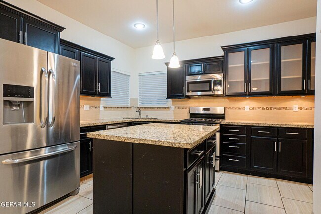 Building Photo - 3204 Merry Mdw