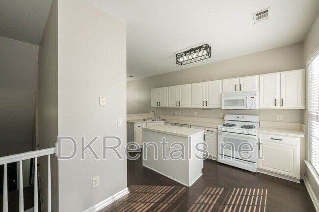 Building Photo - 3177 Mill Springs Cir NE