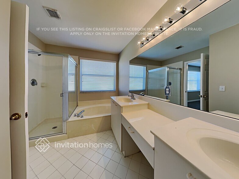 Building Photo - 1502 Running Oak Ln