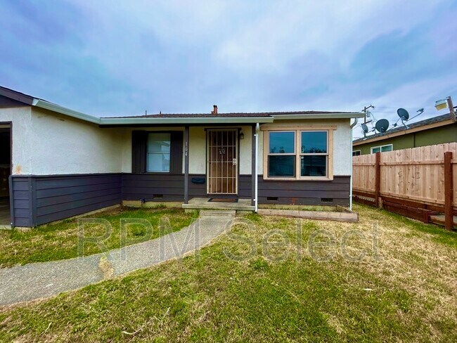 Primary Photo - 164 Rounds St