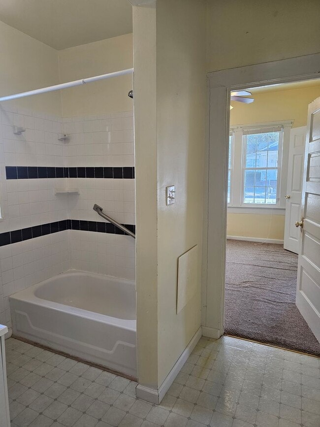 Building Photo - 966 Ave I