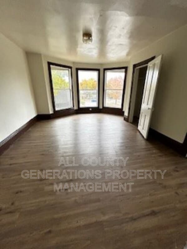 Building Photo - 778 Yale St