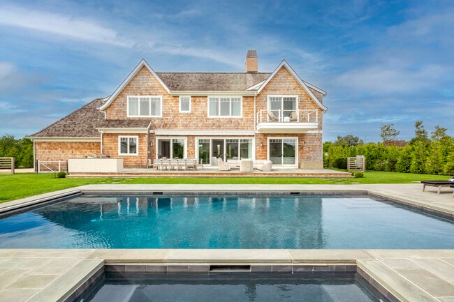 Building Photo - 30 Rosko Ln