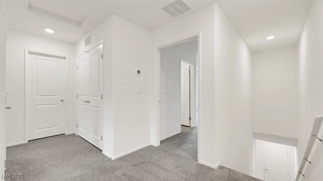 Building Photo - 3716 Celesta Vis Ave