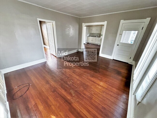 Building Photo - 735 S Wisconsin St