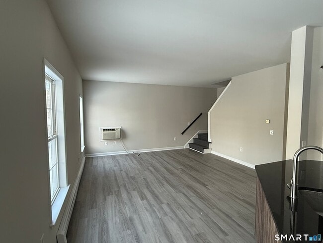 Building Photo - 40 Marlin Dr