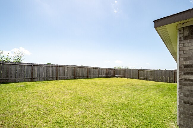 Building Photo - 607 Hidden Brk Dr