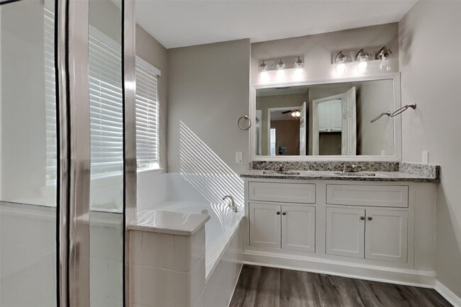 Building Photo - 9615 Winter Run Dr