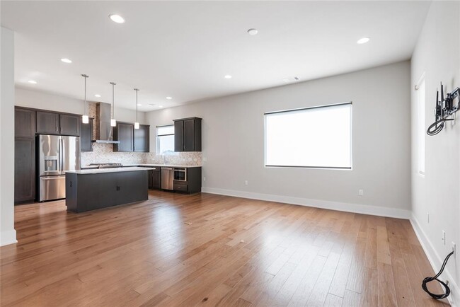 Building Photo - 7913 Floracita Ln