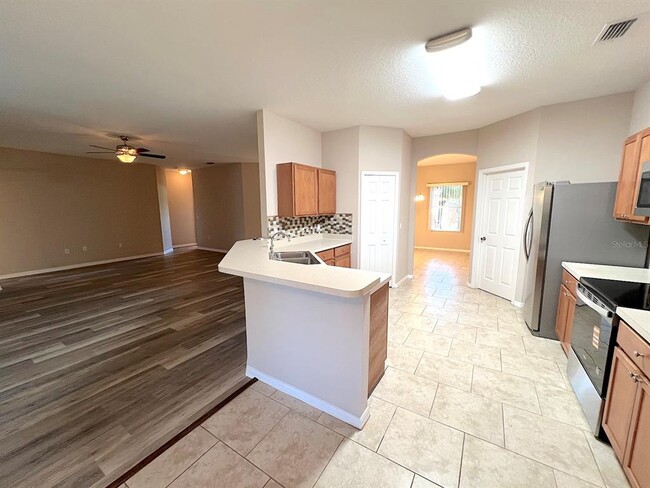 Building Photo - 7 Zither Ct